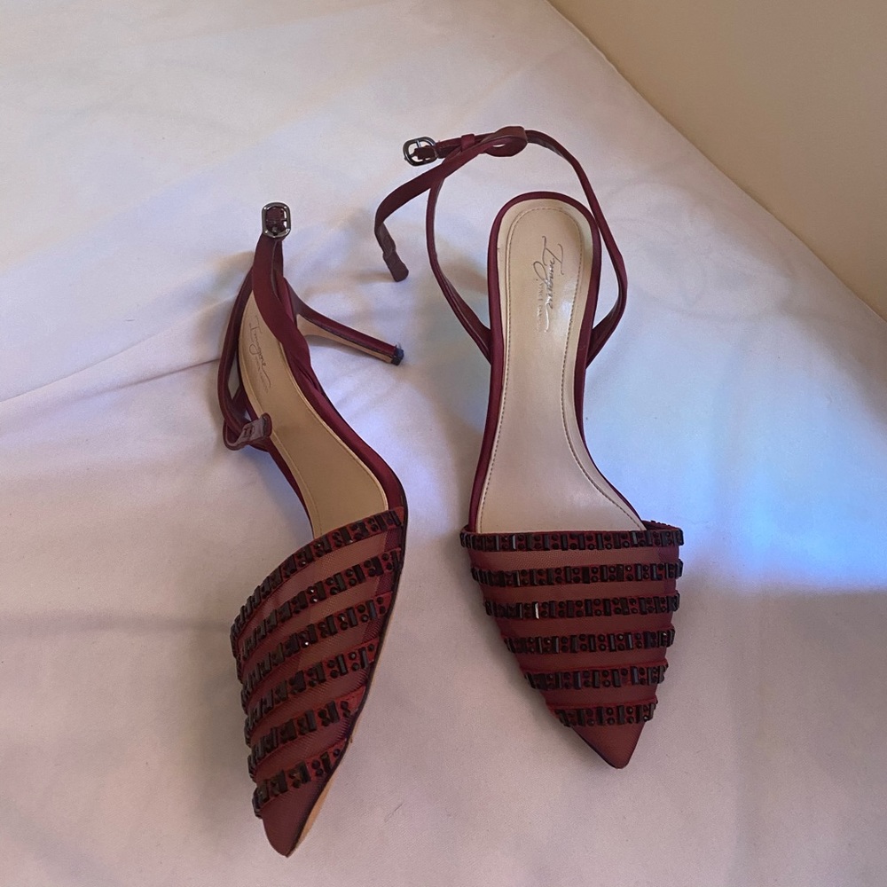 Slingback pump shoes